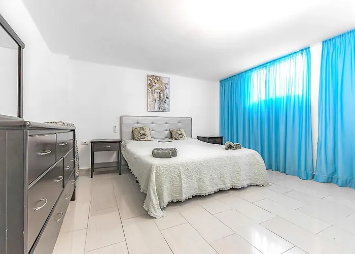 Two Bedroom In Bella Vista Costa Adeje (Tenerife)