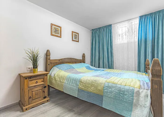 Two Bedroom In Bella Vista Costa Adeje (Tenerife)